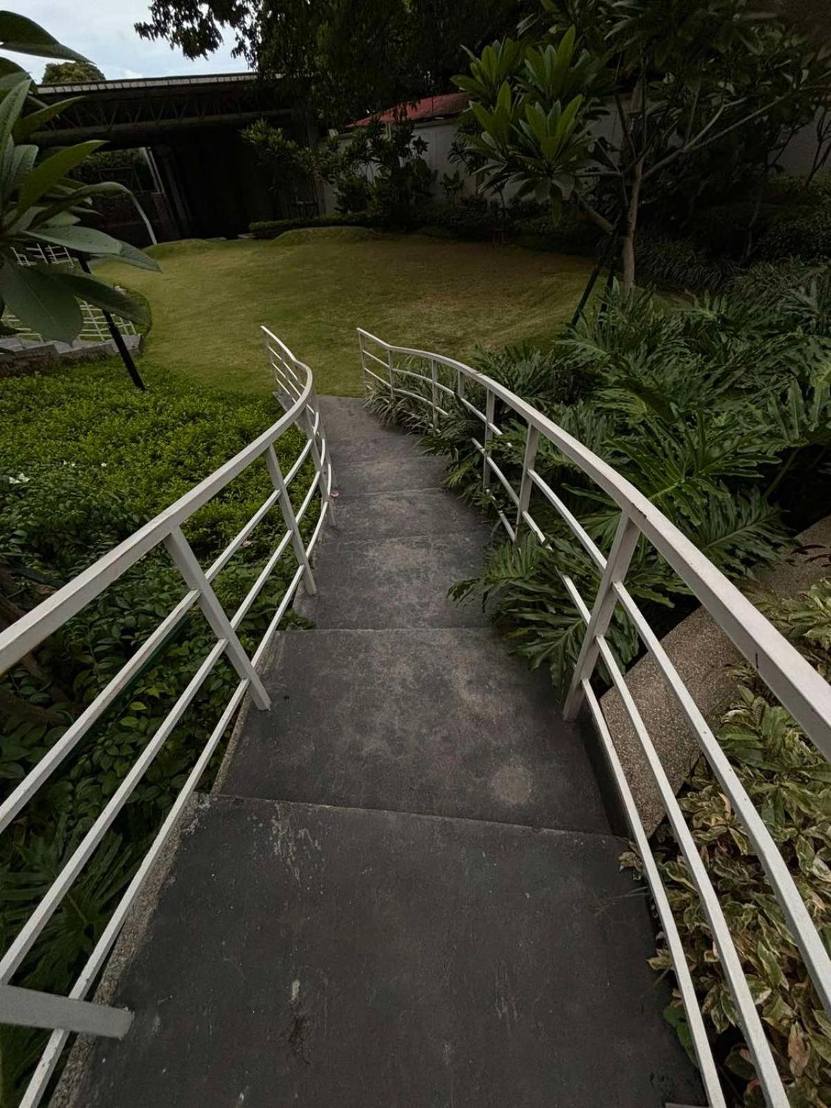 Paranaque City 2 Bedroom Condo Unit Near Sm Bf & Naia At The Atherton By Dmci With 2 Balcony מראה חיצוני תמונה